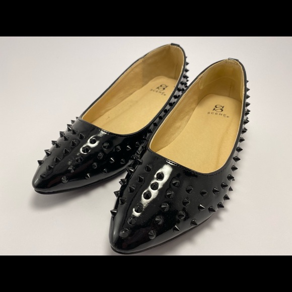 Scene by Shoe Dazzle Penny Spiked Flats - Picture 1 of 7